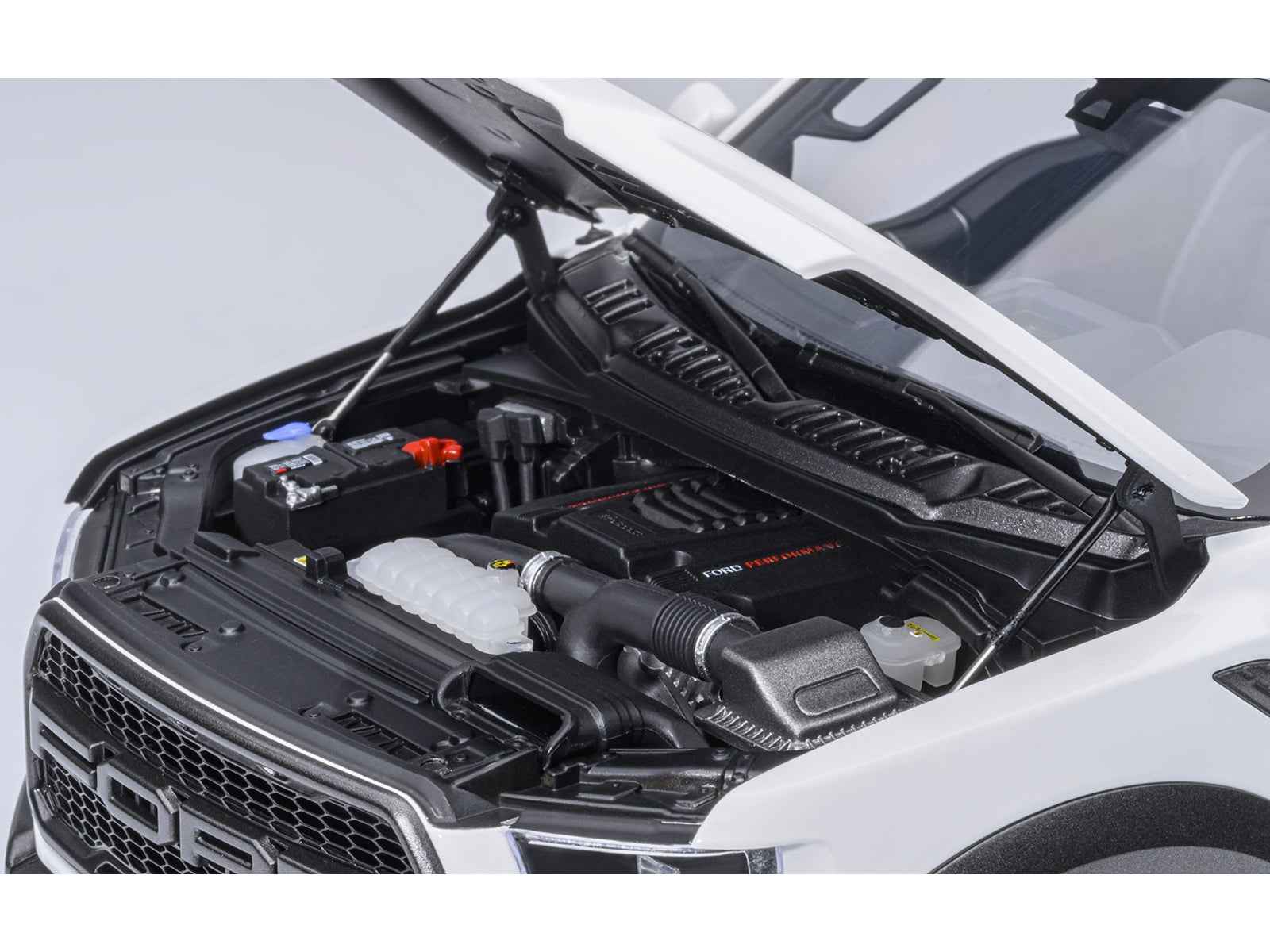 2019 Ford F-150 Raptor Pickup Truck Oxford White 1/18 Model Car by Autoart