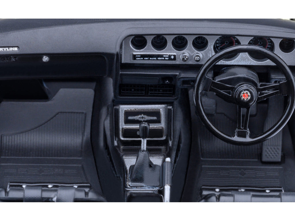 Nissan Skyline 2000GT-R (KPGC110) Tuned Version RHD (Right Hand Drive) White 1/18 Model Car by Autoart