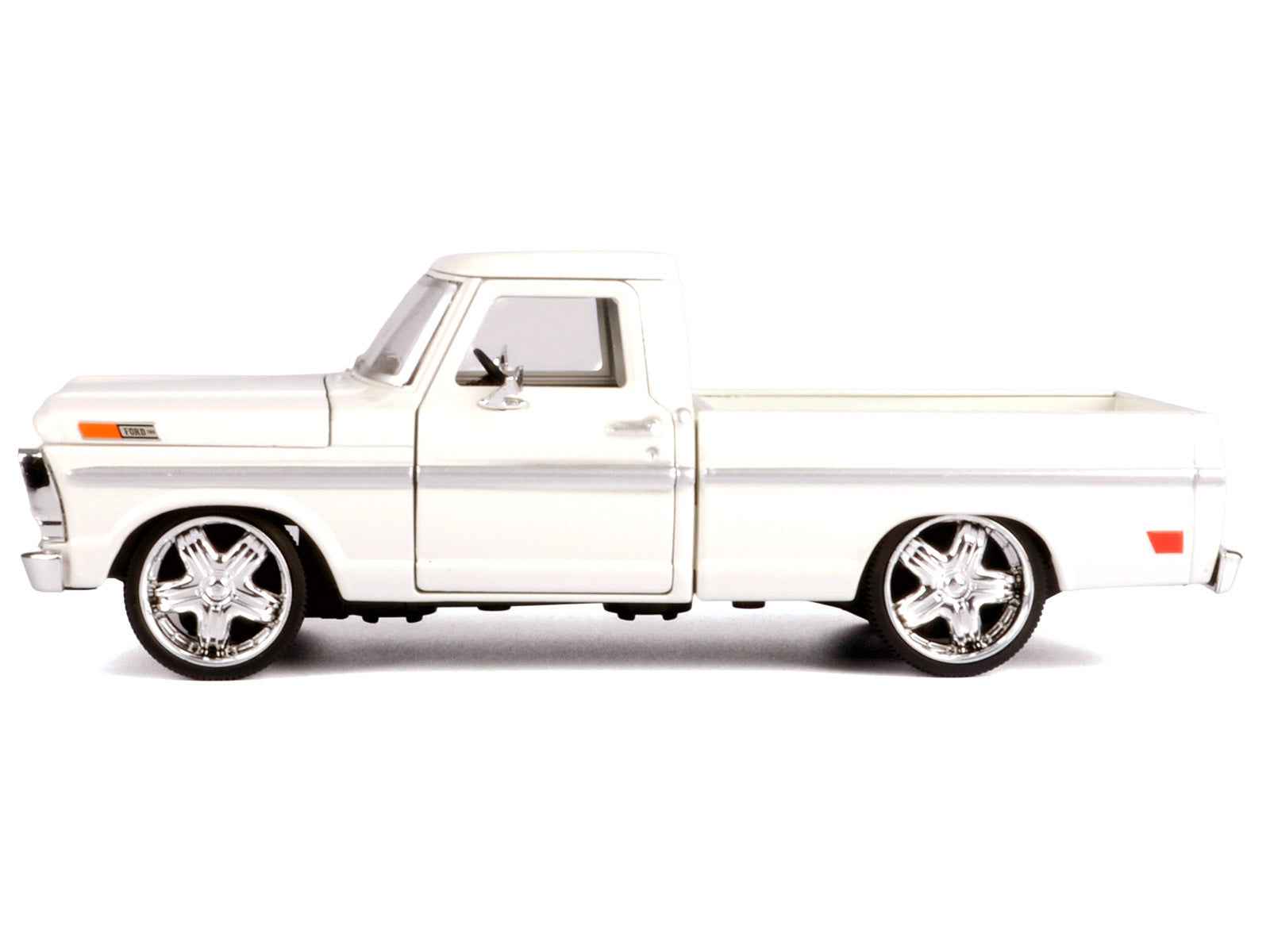 1969 Ford F-100 Pickup Truck Cream "Maxx Design" Series 1/24 Diecast Model Car by Motormax