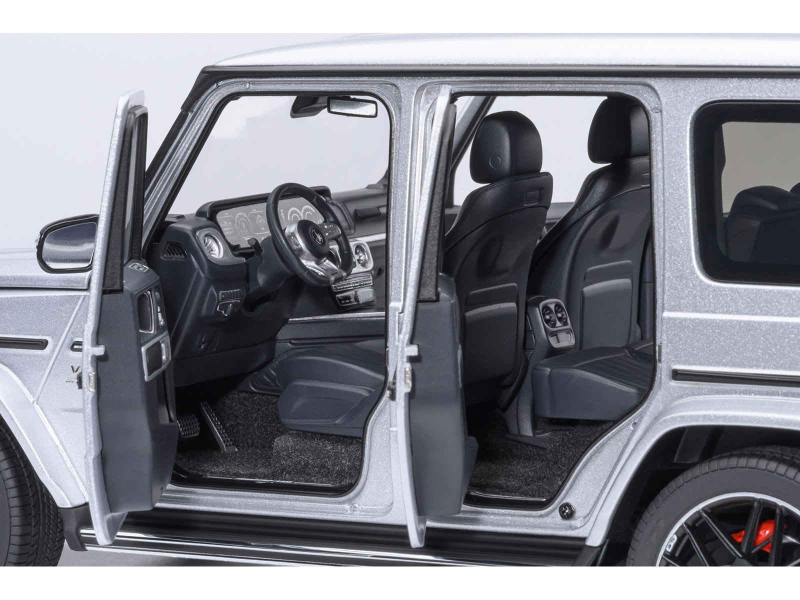 2019 Mercedes-Benz AMG G63 Iridium Silver Metallic 1/18 Model Car by Autoart
