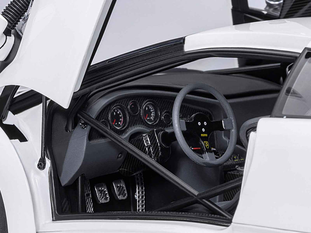 Lamborghini Diablo GTR Impact White 1/18 Model Car by Autoart