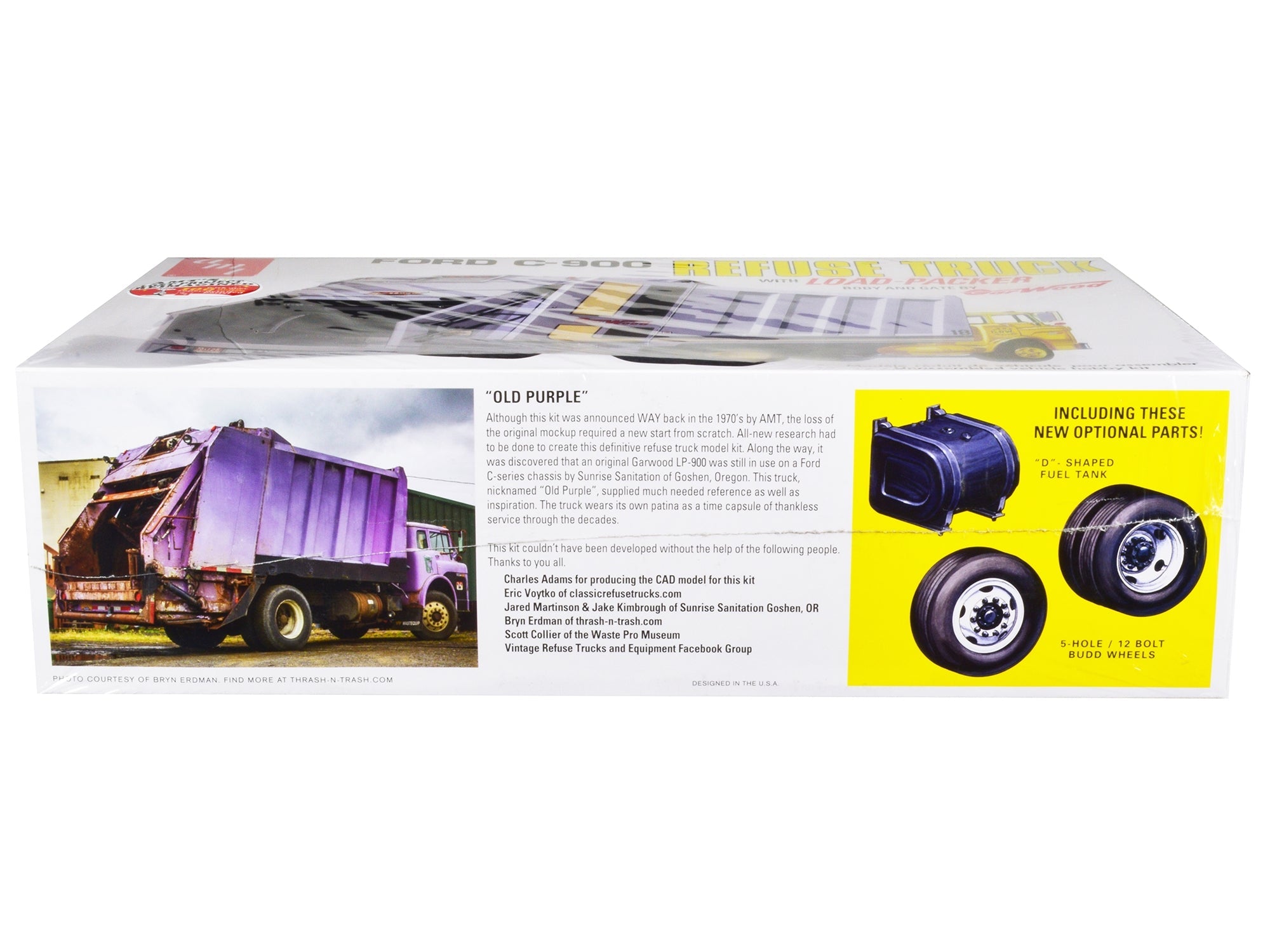 Skill 3 Model Kit Ford C-600 GarWood Refuse Garbage Truck with Load-Packer 1/25 Scale Model by AMT