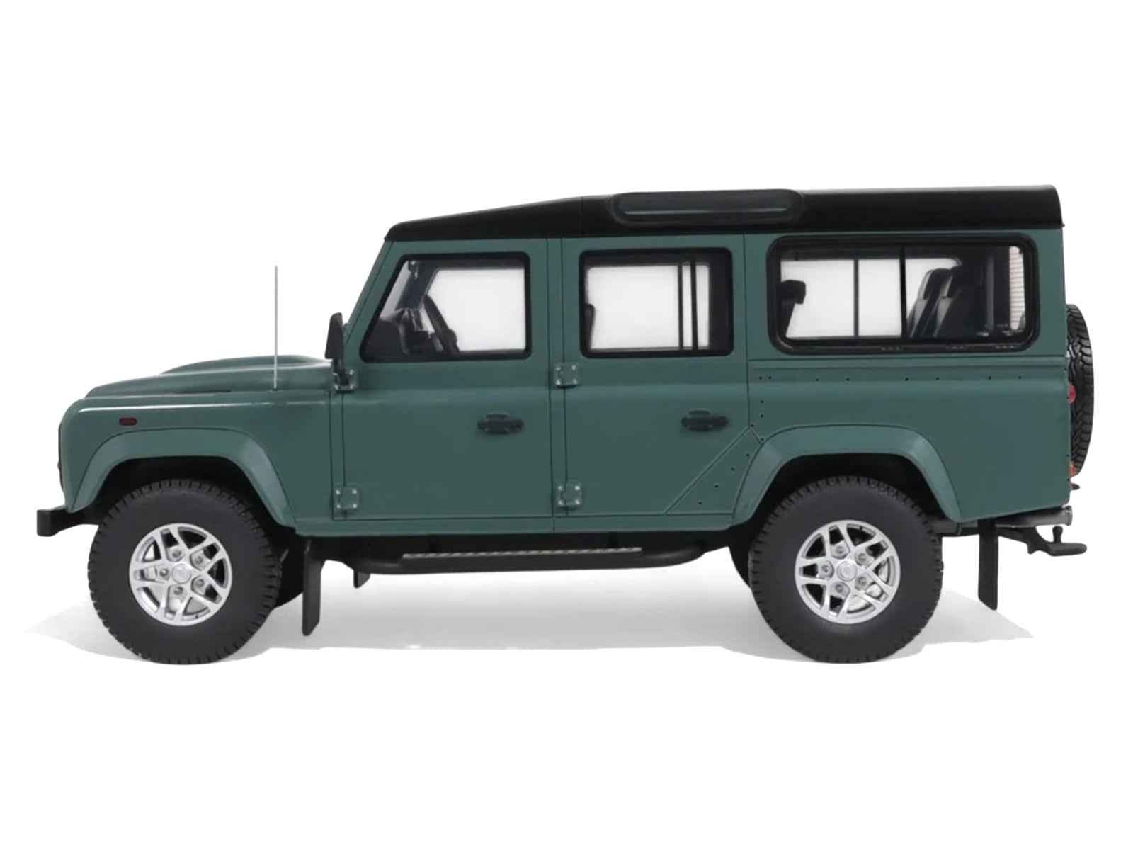 2016 Land Rover Defender 3 Station Wagon Green with Black Top 1/18 Model Car by GT Spirit