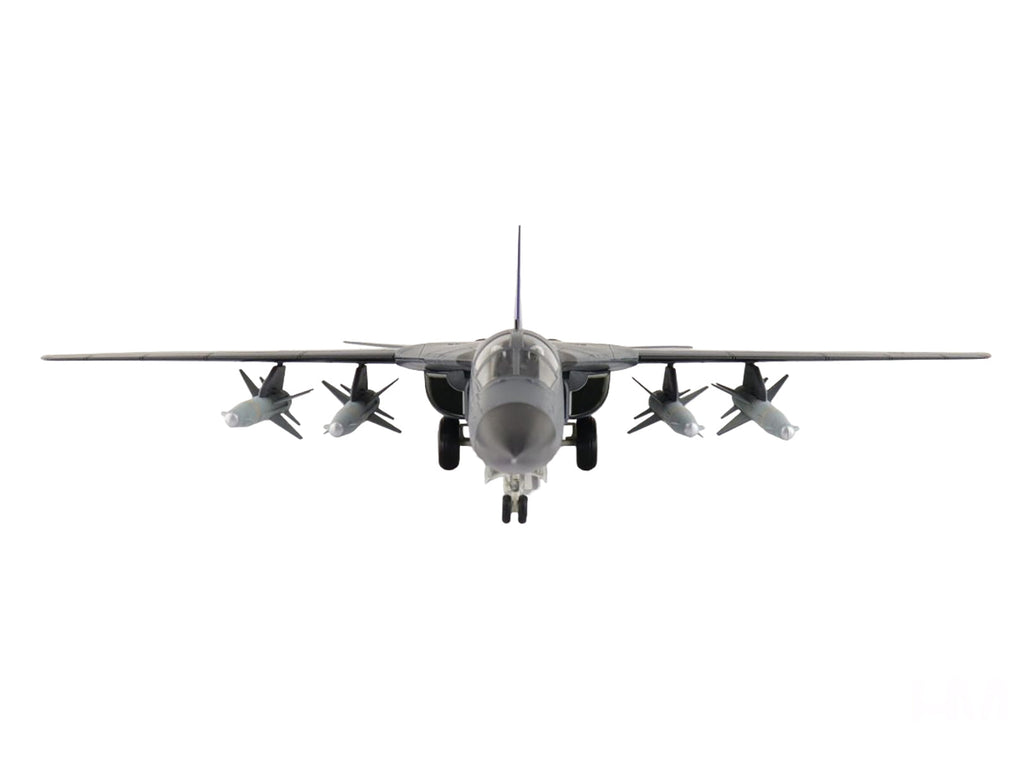 General Dynamics F-111C Pig Aircraft "A8-131 F-111 Operations 30th Anniversary" (2003) Royal Australian Air Force "Air Power Series" 1/72 Diecast Model by Hobby Master