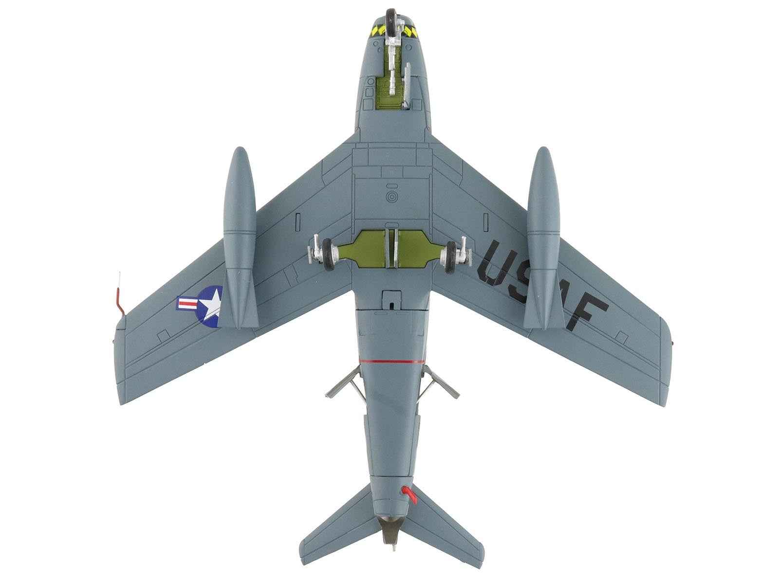 North American F-86F Sabre Fighter Aircraft "25333 461st Fighter Day Squadron West Germany" (1955) United States Air Forces in Europe "Air Power Series" 1/72 Diecast Model by Hobby Master