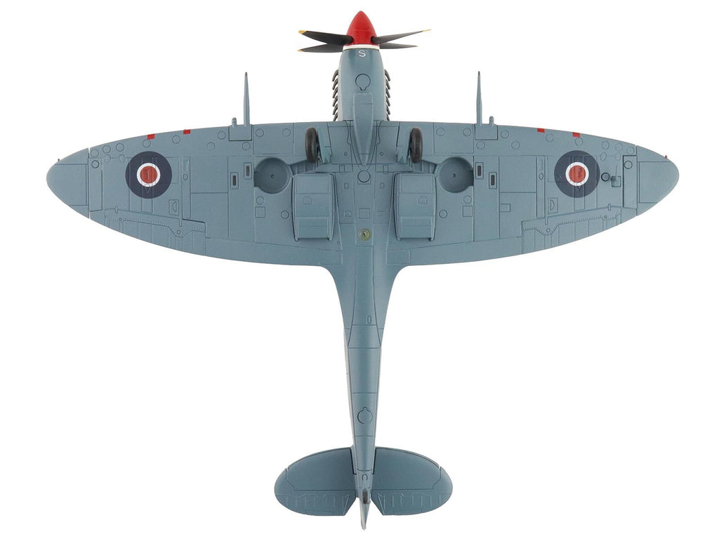 Supermarine Spitfire Mk IXc Fighter Aircraft "MA466 BQ-S No. 451 Squadron Corsica" (1944) Royal Australian Air Force "Air Power Series" 1/48 Diecast Model by Hobby Master