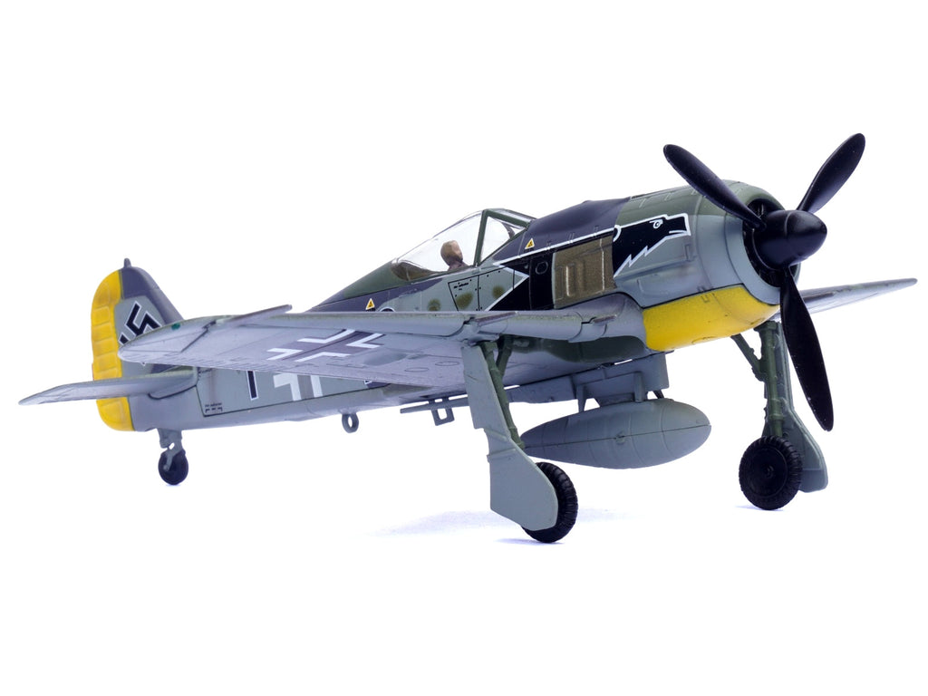 Focke-Wulf Fw 190A Aircraft "Black 13 8./JG 2 Richthofen France" (1943) German Luftwaffe 1/72 Diecast Model Airplane by Legion